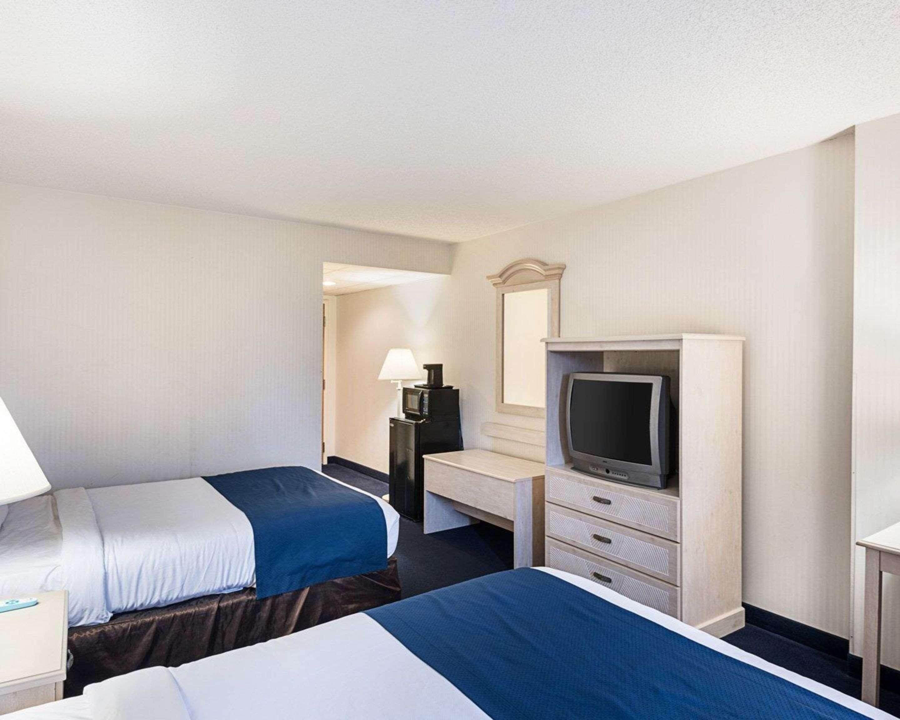 Econo Lodge Inn & Suites Rehoboth Beach Exterior photo