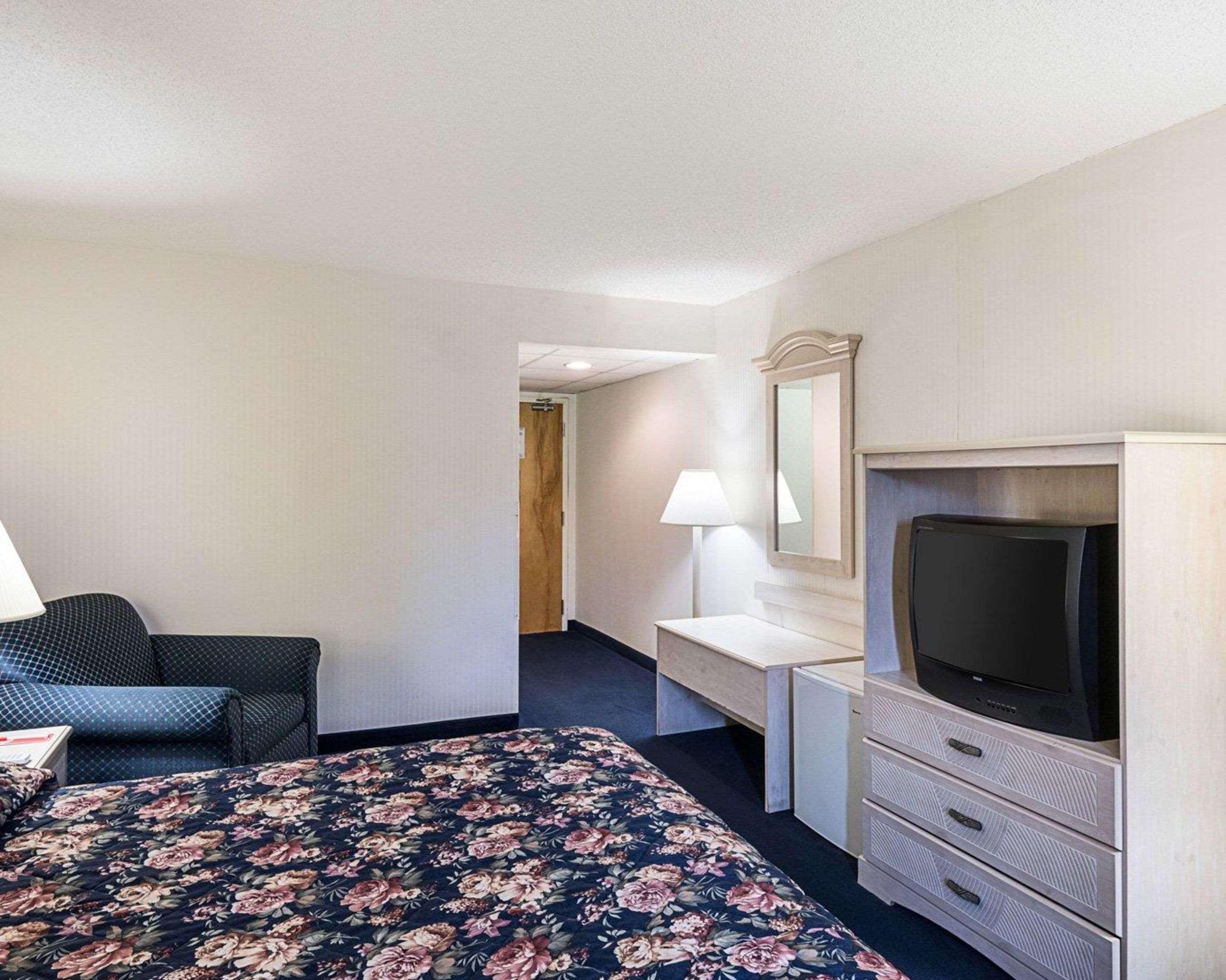Econo Lodge Inn & Suites Rehoboth Beach Exterior photo